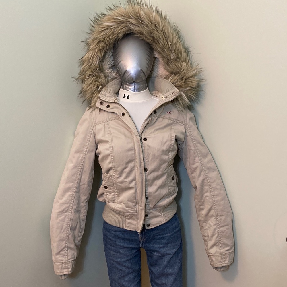 Hollister Women's Beige Bomber Jacket with Faux-Fur Hood